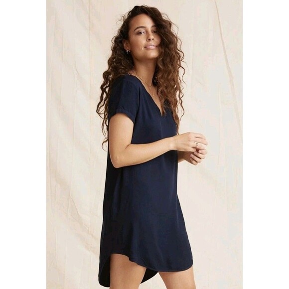 Cloth & Stone Dresses & Skirts - Anthropologie Cloth & Stone V Neck Tee Dress Navy Blue Size M